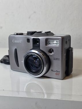 Canon PowerShot G1 Digital Camera - Silver